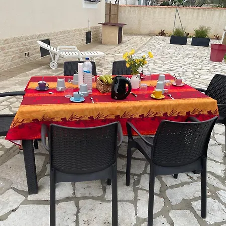 Belle Pescaluna A 15 Mn Des Plages, 9 Pers, Clim, Grand Jardin, Piscine Hors Sol, Parking, Terrain De Boules بيت للعطل *