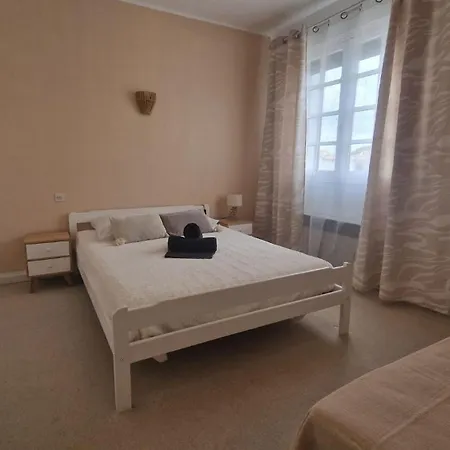 Belle Pescaluna A 15 Mn Des Plages, 9 Pers, Clim, Grand Jardin, Piscine Hors Sol, Parking, Terrain De Boules Semesterbostad *