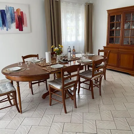 Belle Pescaluna A 15 Mn Des Plages, 9 Pers, Clim, Grand Jardin, Piscine Hors Sol, Parking, Terrain De Boules بيت للعطل *