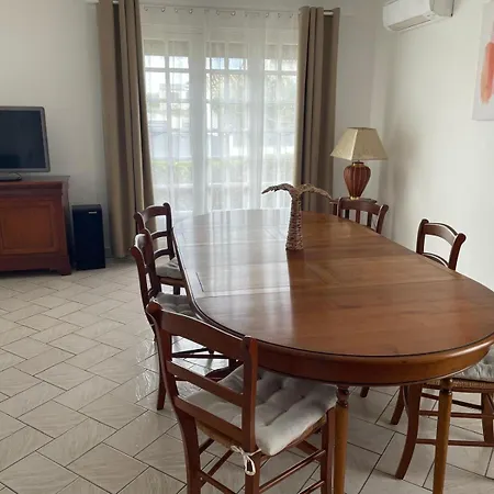 Belle Pescaluna A 15 Mn Des Plages, 9 Pers, Clim, Grand Jardin, Piscine Hors Sol, Parking, Terrain De Boules Semesterbostad *